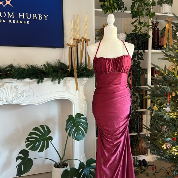 La Femme 29873 Strappy Open Back Shiny Jersey Fitted Gown - Picture 5 of 11